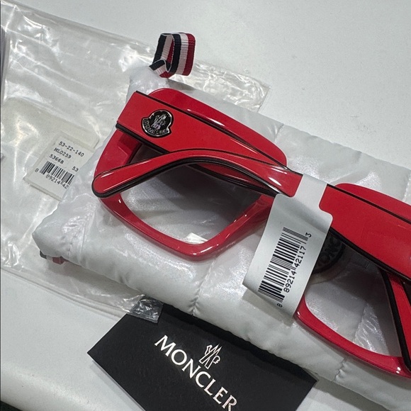 Moncler Bold Red Sunglasses Red - Picture 7 of 9